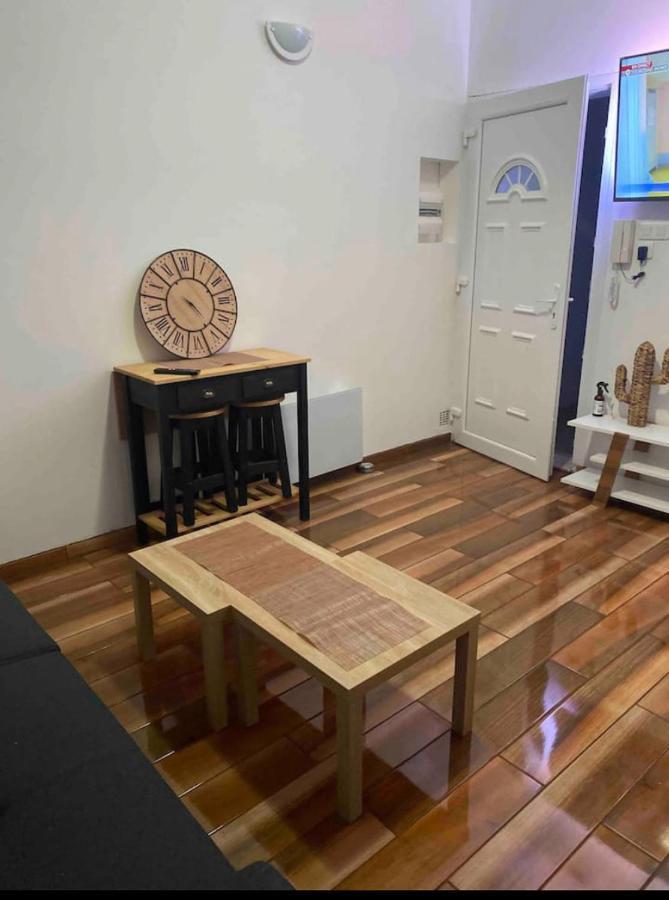 Studio Meuble Tout Equipe!! Boujan-sur-Libron 外观 照片
