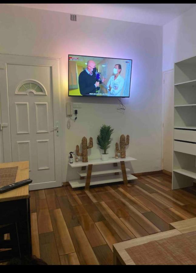 Studio Meuble Tout Equipe!! Boujan-sur-Libron 外观 照片